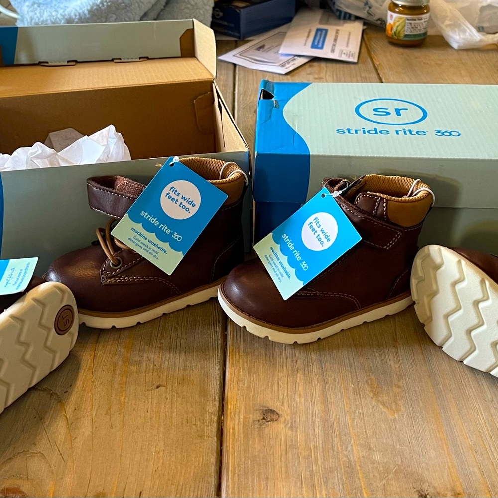 Stride Rite 360 Shoes: Size 5 Toddler (Brand New-Never Worn).